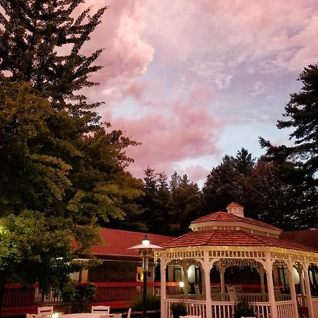 The Inn At Crumpin-Fox Bernardston Εξωτερικό φωτογραφία