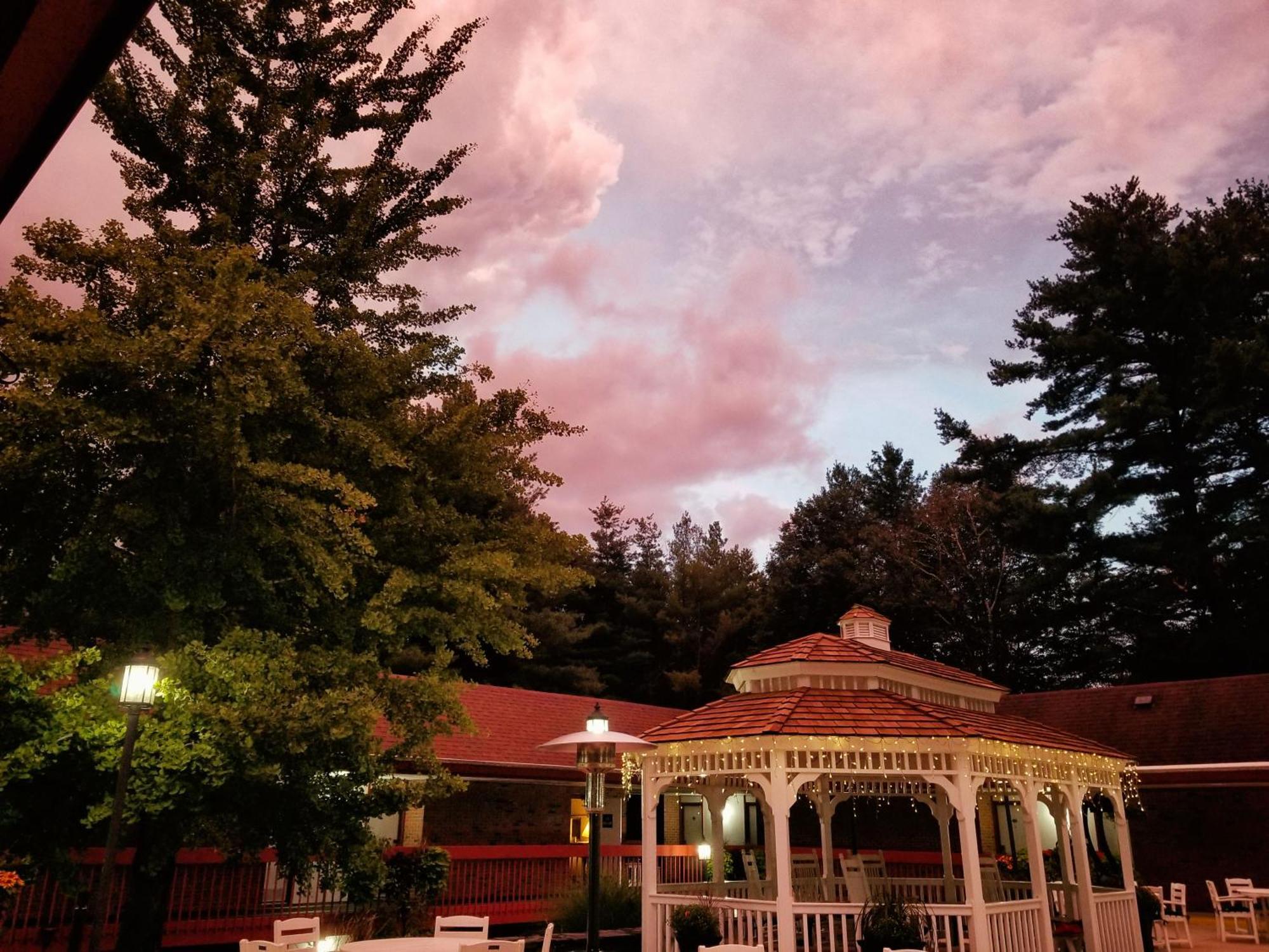 The Inn At Crumpin-Fox Bernardston Εξωτερικό φωτογραφία